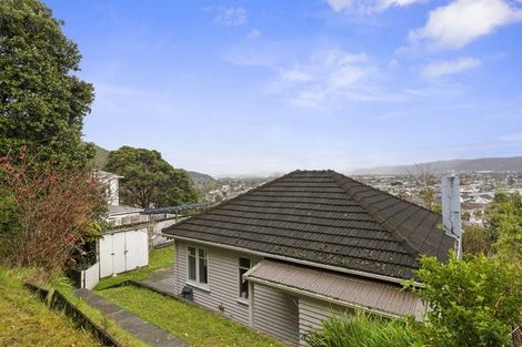 Photo of property in 33 Woodvale Grove, Fairfield, Lower Hutt, 5011