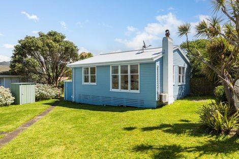 Photo of property in 105 Te Pene Avenue, Titahi Bay, Porirua, 5022