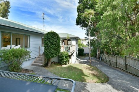 Photo of property in 33a Kia Ora Road, Beach Haven, Auckland, 0626