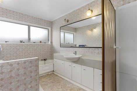 Photo of property in 14 Dennis Avenue, Hillpark, Auckland, 2102