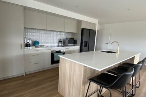 Photo of property in 19 Cassin Place, Taradale, 4112