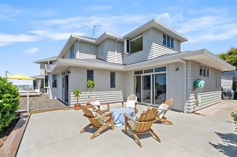 Photo of property in 64 Balboa Drive, Matakatia, Whangaparaoa, 0930