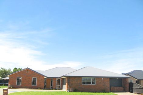 Photo of property in 10 Globe Bay Drive, Templeton, Christchurch, 8042