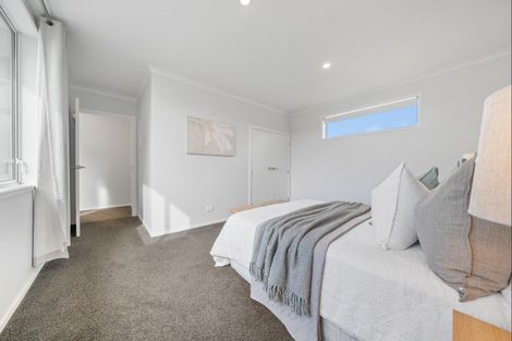 Photo of property in 13e York Crescent, Westown, New Plymouth, 4310