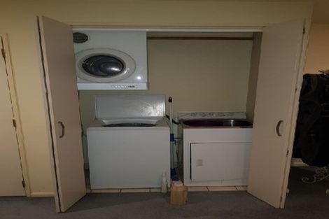 Photo of property in 2c/5 Kent Terrace, Mount Victoria, Wellington, 6011