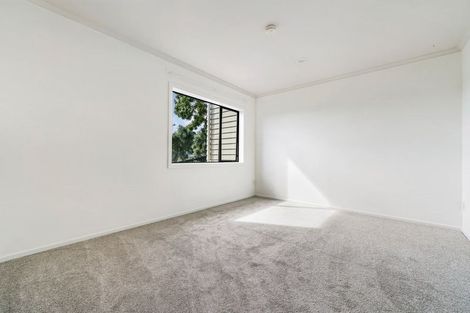Photo of property in 4/2 Swan Hill Drive, Glen Eden, Auckland, 0602