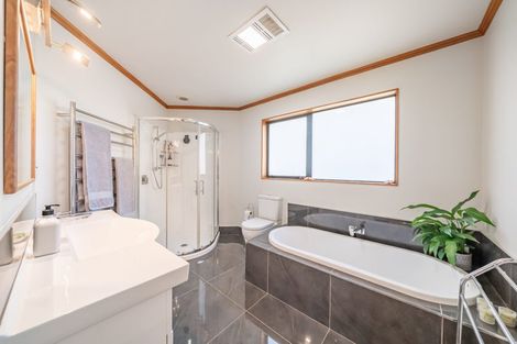 Photo of property in 38 Emerald Hill Drive, Birchville, Upper Hutt, 5018