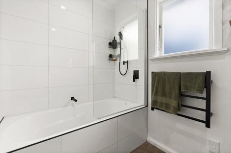 Photo of property in 5 Gavin Black Street, Meeanee, Napier, 4112
