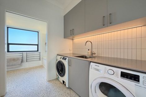 Photo of property in 25 Pirie Crescent, Moera, Lower Hutt, 5010