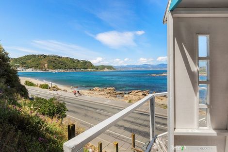 Photo of property in 326 The Esplanade, Island Bay, Wellington, 6023