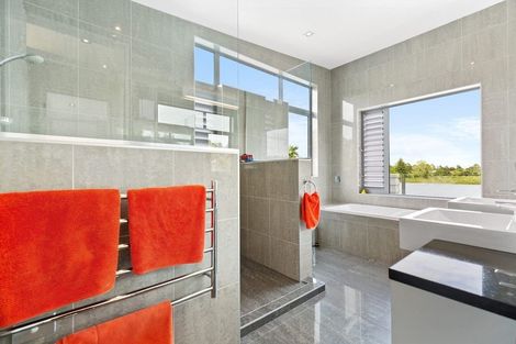 Photo of property in 8 Kerema Way, Schnapper Rock, Auckland, 0632