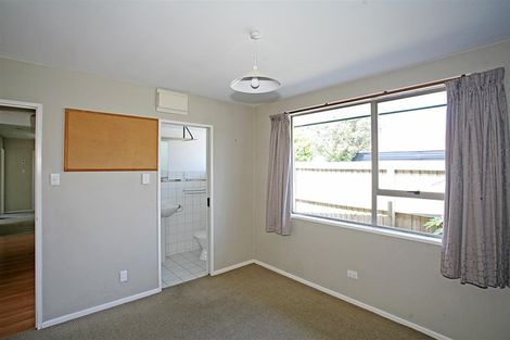 Photo of property in 38 Camberwell Place, Avonhead, Christchurch, 8042
