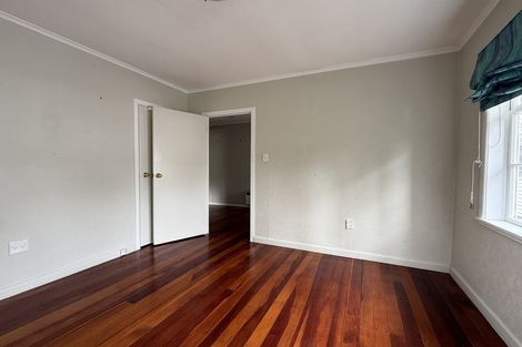 Photo of property in 607 Beach Road, Rothesay Bay, Auckland, 0630