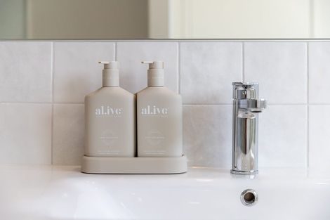 Photo of property in 7 Kanuka Street, Raglan, 3225