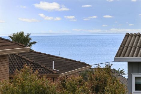 Photo of property in 2/29 Rangitoto Terrace, Milford, Auckland, 0620