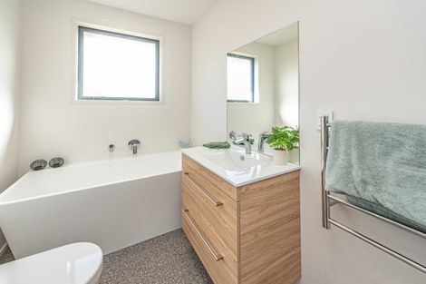 Photo of property in 30 Oldfield Lane, Marton, 4710