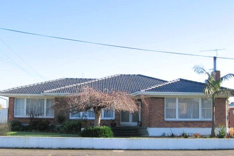 Photo of property in 70 Clevedon Road, Papakura, 2110