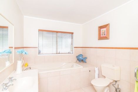 Photo of property in 232 Mazengarb Road, Paraparaumu, 5032