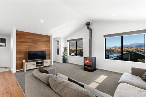 Photo of property in 31 Muster Road, Jacks Point, 9371