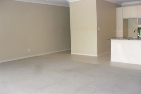 Photo of property in 5/44 Carlos Drive, Flat Bush, Auckland, 2016