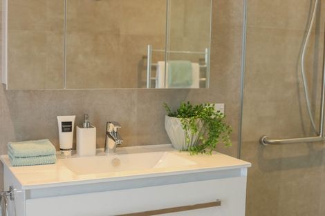 Photo of property in 2/45 Station Road, Takanini, 2112