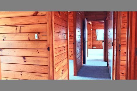 Photo of property in 49 Larnoch Road, Henderson, Auckland, 0610