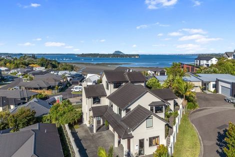 Photo of property in 16 Parkland Rise, Omokoroa, 3114