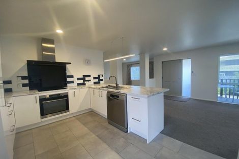 Photo of property in 30 Bay Street, Red Beach, 0932