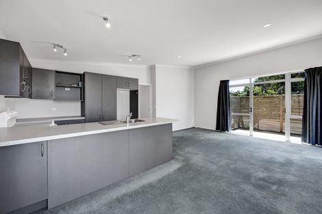 Photo of property in 2/2 Hori Street, Vogeltown, New Plymouth, 4310