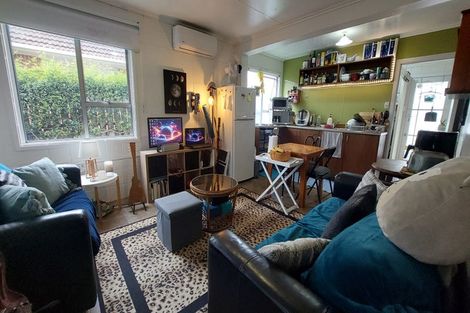 Photo of property in 14 Mickle Street, Te Atatu South, Auckland, 0610