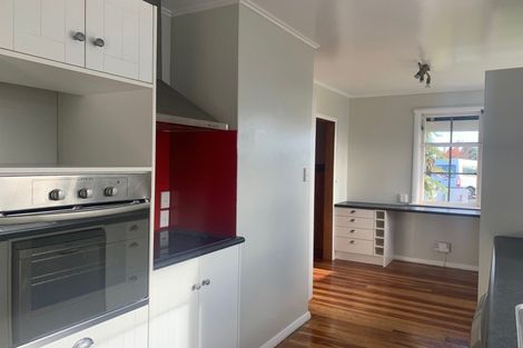 Photo of property in 16 Bartholomew Road, Levin, 5510