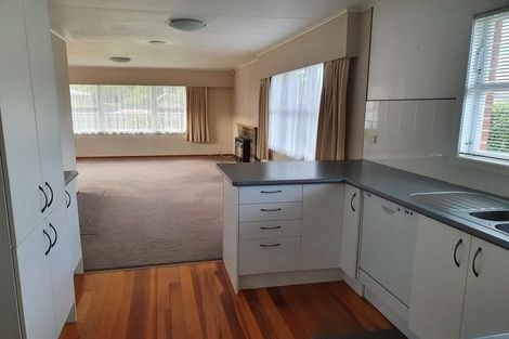 Photo of property in 1 Reid Avenue, Hawera, 4610