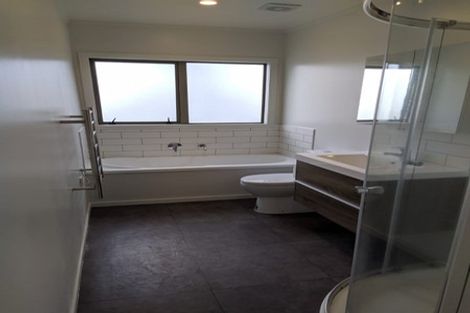 Photo of property in 2/112 Nile Road, Milford, Auckland, 0620
