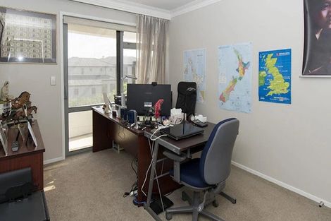 Photo of property in 2 Bucklands Beach Road, Bucklands Beach, Auckland, 2012