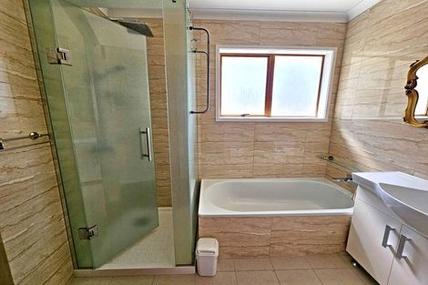 Photo of property in 9 Gilbass Avenue, Hamilton Lake, Hamilton, 3204