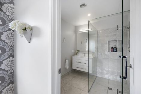 Photo of property in 37 Pohutukawa Parade, Riverhead, 0820