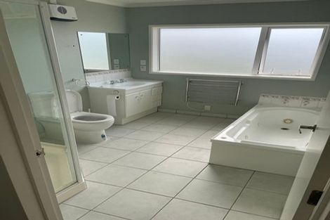 Photo of property in 2 Taranui Way, Paraparaumu Beach, Paraparaumu, 5032