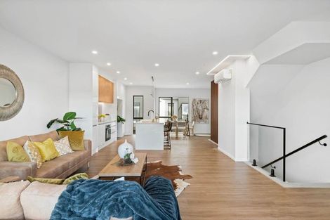 Photo of property in 20 Mina Way, Browns Bay, Auckland, 0630