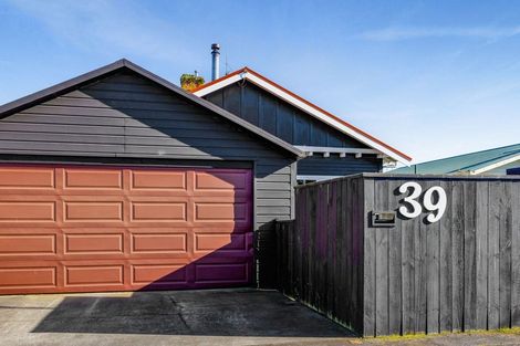 Photo of property in 39 Victoria Street, Hawera, 4610