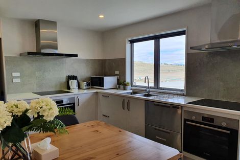 Photo of property in 37 Howden Drive, Jacks Point, 9371