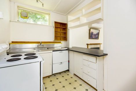 Photo of property in 126 Pinehaven Road, Pinehaven, Upper Hutt, 5019