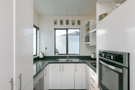 Photo of property in 8a Shastri Terrace, Khandallah, Wellington, 6035