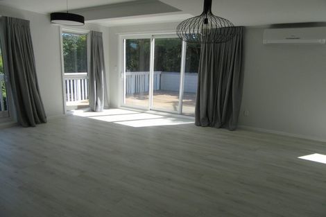Photo of property in 12 Vista Crescent, Maoribank, Upper Hutt, 5018