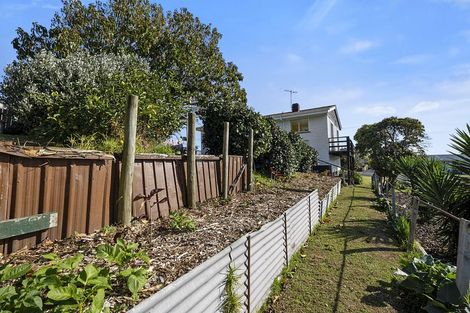 Photo of property in 4 Clerke Place, Marfell, New Plymouth, 4310