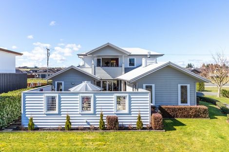 Photo of property in 2 Pukenamu Road, Rainbow Point, Taupo, 3330