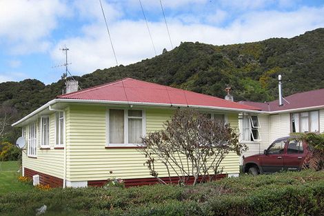Photo of property in 25 Kowhai Street, Wainuiomata, Lower Hutt, 5014