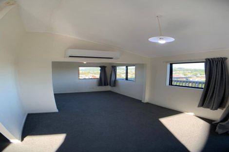 Photo of property in 20 Morere Street, Titahi Bay, Porirua, 5022