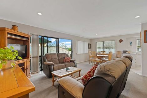 Photo of property in 9b Owens Road, Waiuku, 2123