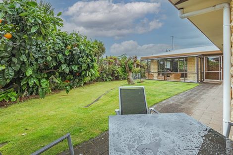 Photo of property in 16 Suffolk Crescent, Feilding, 4702