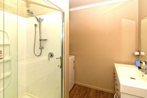 Photo of property in 102u1 Old Farm Road, Hamilton East, Hamilton, 3216